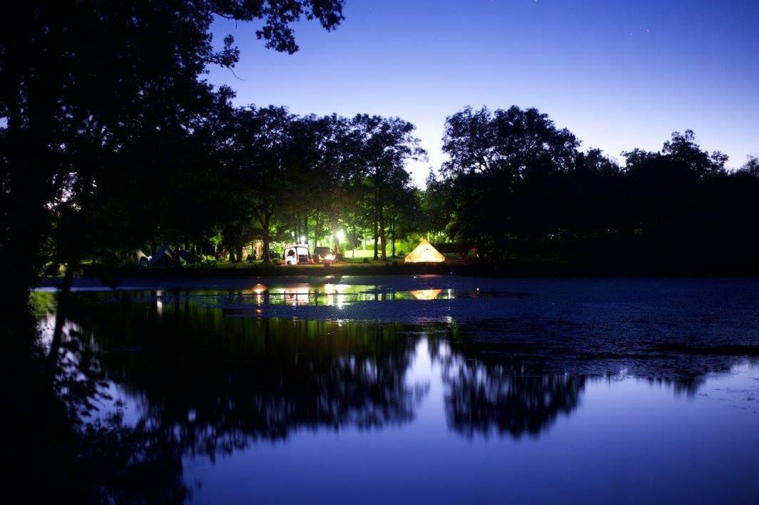 Camping Etang Du Camp Senergues 외부 사진