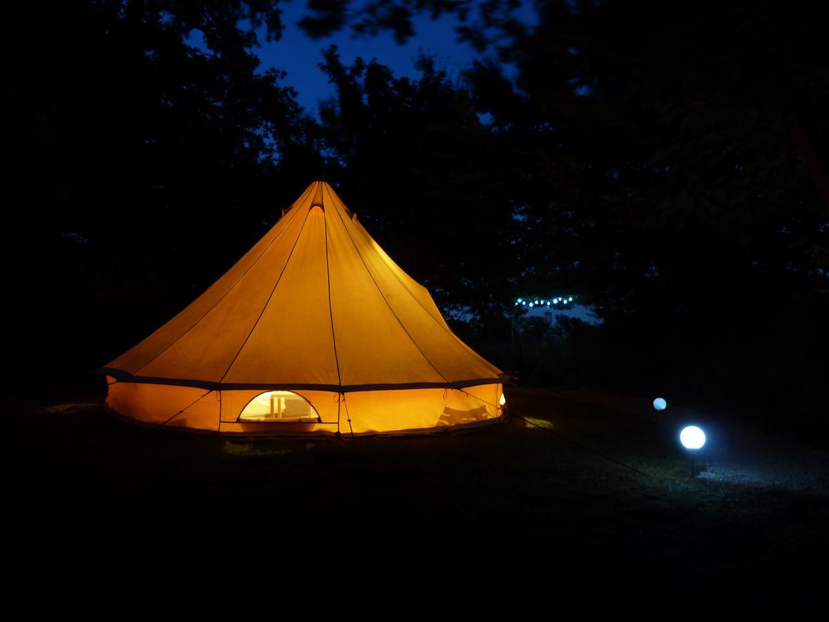 Camping Etang Du Camp Senergues 외부 사진